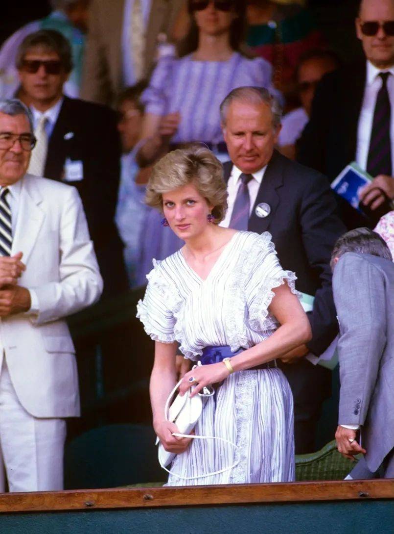 并根据对手 并根据对手