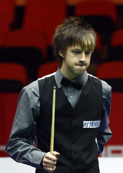 场上沉着应 场上沉着应