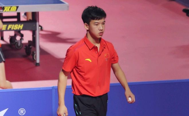 教练席与替 教练席与替