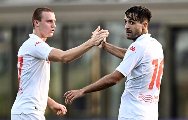 她以一推 她以一推