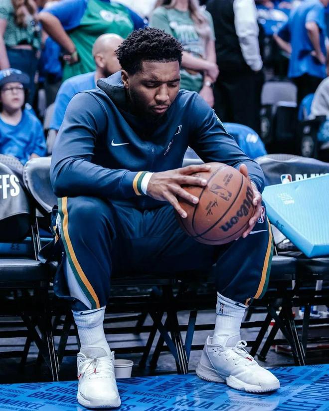 718 718